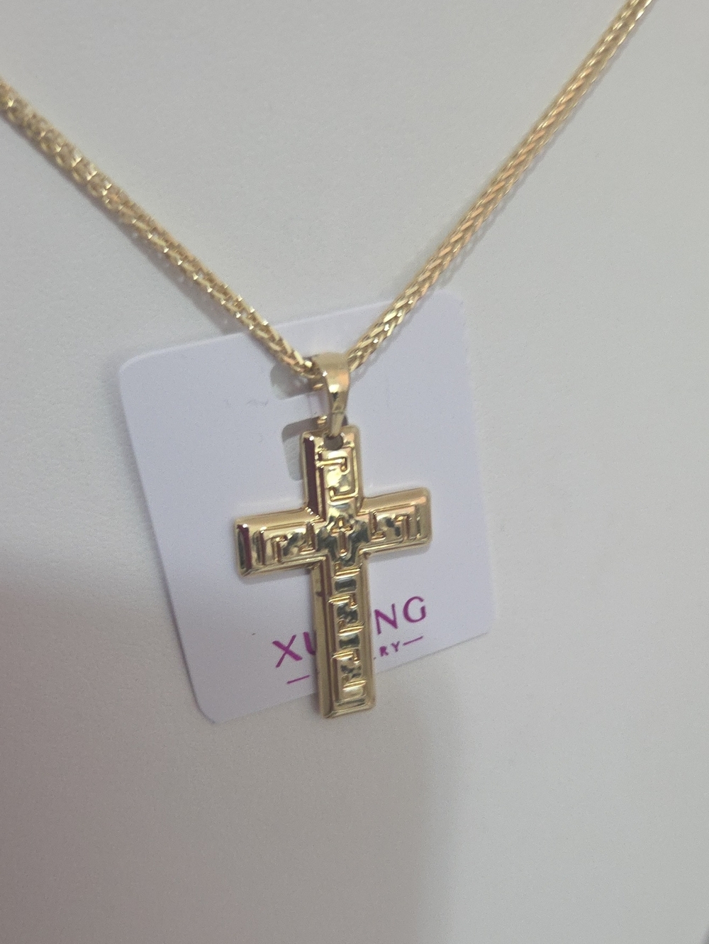 Oro Laminado Akta Calidad -Gold Cross Pendant Necklace - Gold